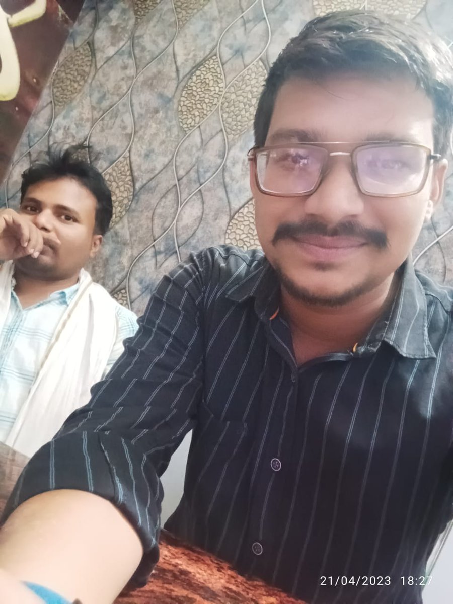 जनगणना कार्य के बाद शाम में <a href="/Krishnkr01/">Krishn | कृष्ण</a> जी और कुछ और दोस्तों के साथ पार्टी करते हुए...!!#जमुई #चकाई