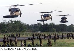 josueartex's tweet photo. #Hilo5/6 🛡️ La respuesta del gobierno de Álvaro Uribe fue implementar la seguridad democrática y el plan patriota, que buscaban proteger las vías y a los viajeros. 🚓🛡️👮‍♂️ #ALaCalleEl22A https://t.co/H7zkPfEmxl