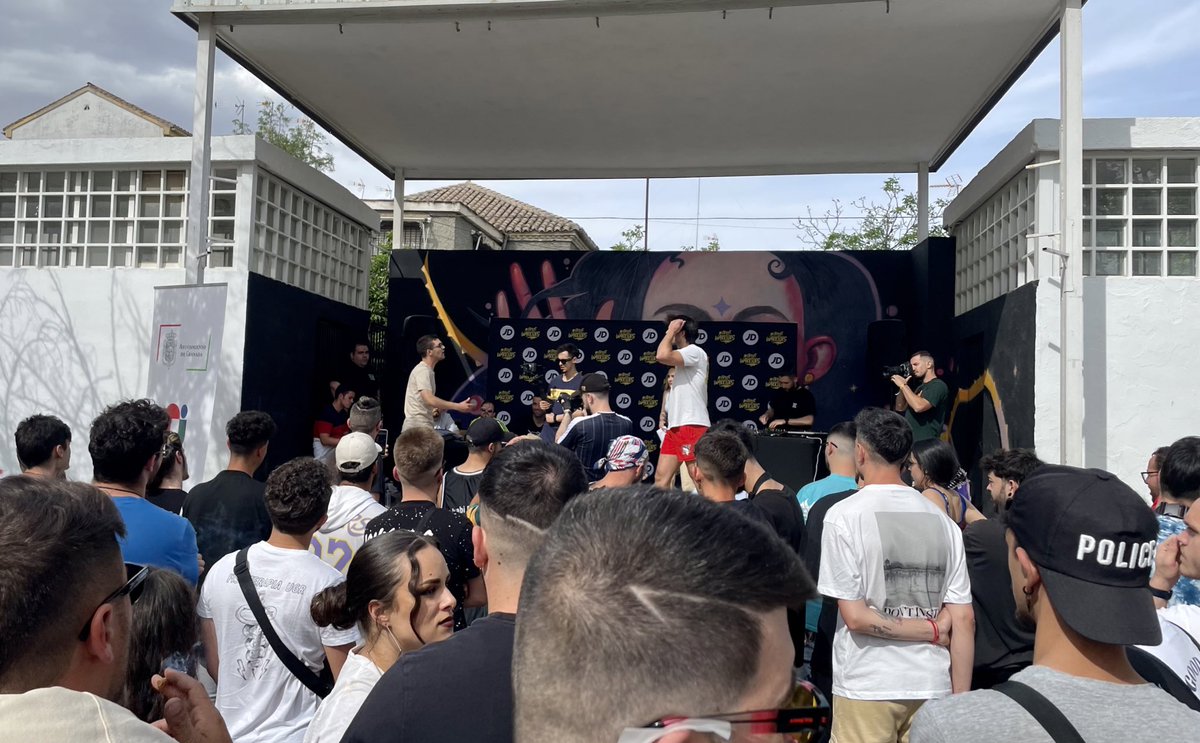 FMSEspOficial's tweet photo. ¡Cuartos de final! 💥

FACEMEAT 🆚 HARON
COLETIYAS 🆚 ESKAPE 
LEX LAYON 🆚 AFE
KINDER 🆚 NACHO

#StreetWarriors https://t.co/2TzuFVgaVe