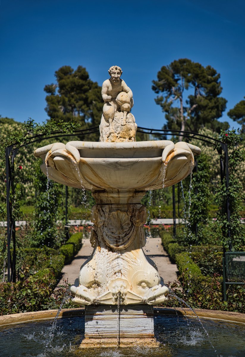 Paisajedela_Luz's tweet photo. Fuente del Fauno De La Rosaleda @_ElRetiro 

"¿Que cuál de mis fotografías es mi favorita? La que voy a tomar mañana." – Imogen Cunningham https://t.co/hR8408eC79