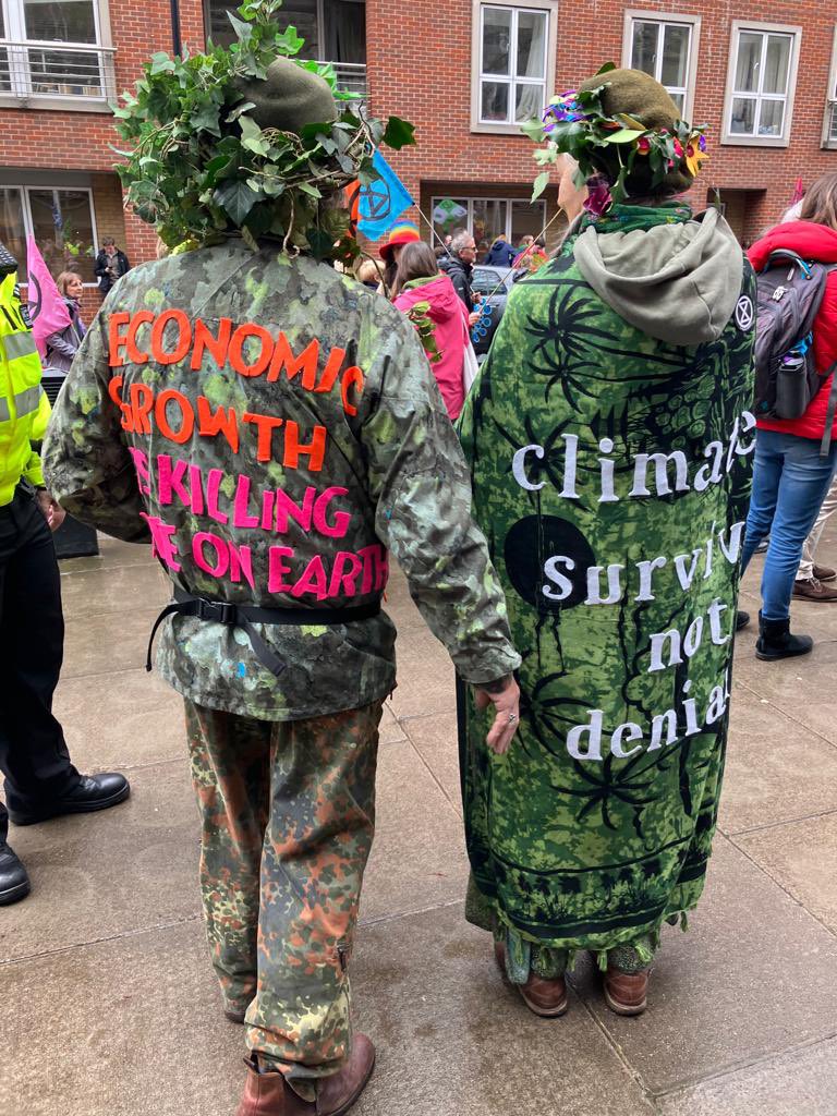 kim_outside's tweet photo. Incredible atmosphere today, street performances everywhere and so much care shown by demonstrators and stewards to ensure street safety. Kiddo has been drumming the whole way home after dancing on the streets all day #TheBigOne #UniteToSurvive https://t.co/tOcKrskw14