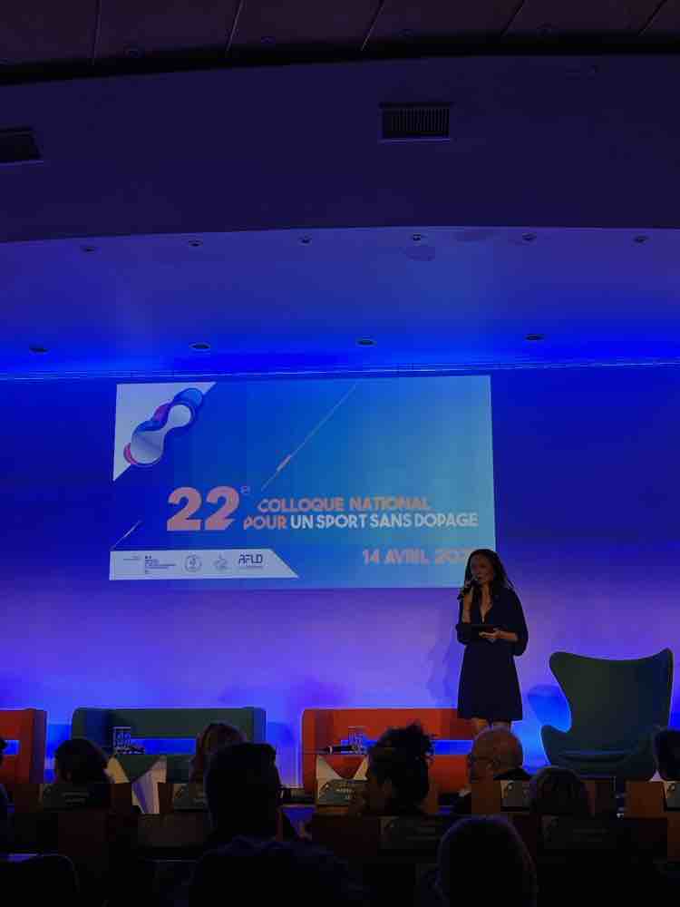CabinetBertrand's tweet photo. @CabinetBertrand au Colloque National pour un sport sans dopage (@AFLD_France  @FranceOlympique  @FRAparalympique  @Sports_gouv) 🚨#complémentsalimentaires
Pour aller plus loin 👉 "Lutte contre le dopage et compléments alimentaires" par @ClemencePicard_ 
https://t.co/GAZvmLzcdu https://t.co/fM3Gm9LWvt