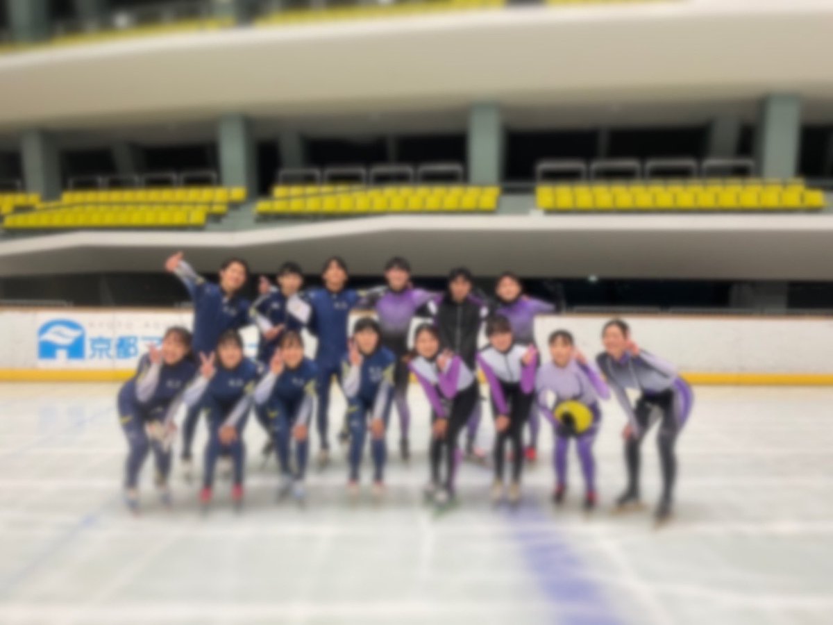DU_SSC's tweet photo. 〜年間スケジュール〜
【12月〜1月編】
12月は、同志社大学フィギュアスケート部の皆さんと協力して、関西学院大学のスケート部の皆さんと対決する同関戦があります！フィギュア部門とスピード部門に分かれて競います👍1月は国体に出場する選手もいます！去年は青森県で行われました。 https://t.co/ZPhgbUt3fM