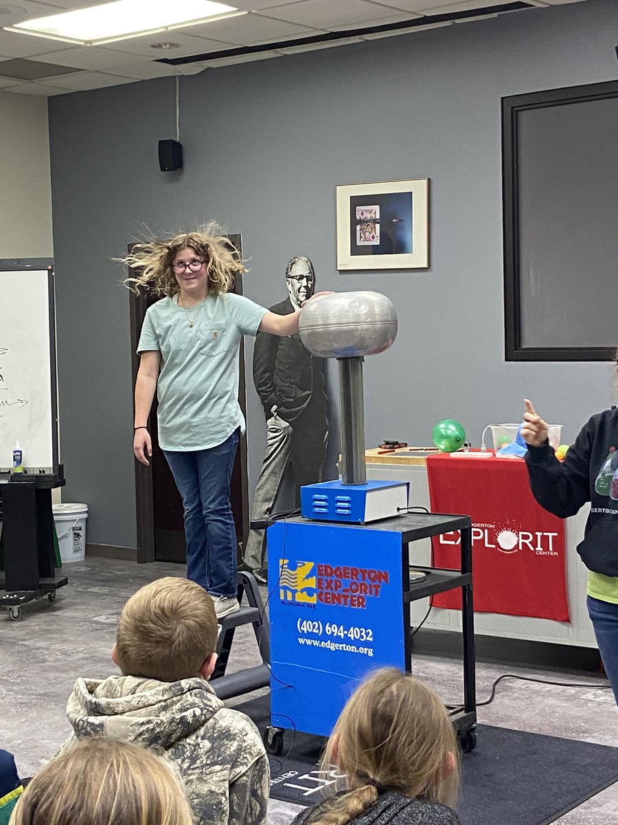 michalawurdeman's tweet photo. 5th Grade at the Edgerton Science Museum in Aurora today! First session all about electricity and sparks! #lakeviewvikes @ShellCreekVikes https://t.co/0eXvc3dSZJ