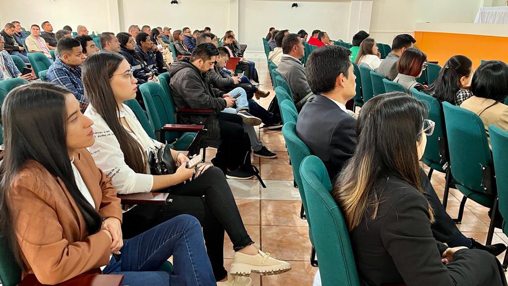 Ministerio_TIC's tweet photo. Hoy estamos desde la @UdeNar en nuestro evento '#PrevenTIC: un cambio por las TIC' con la industria del sur del país, una jornada con capacitaciones y atención personalizada a los operadores TIC. https://t.co/752cgXvz9x