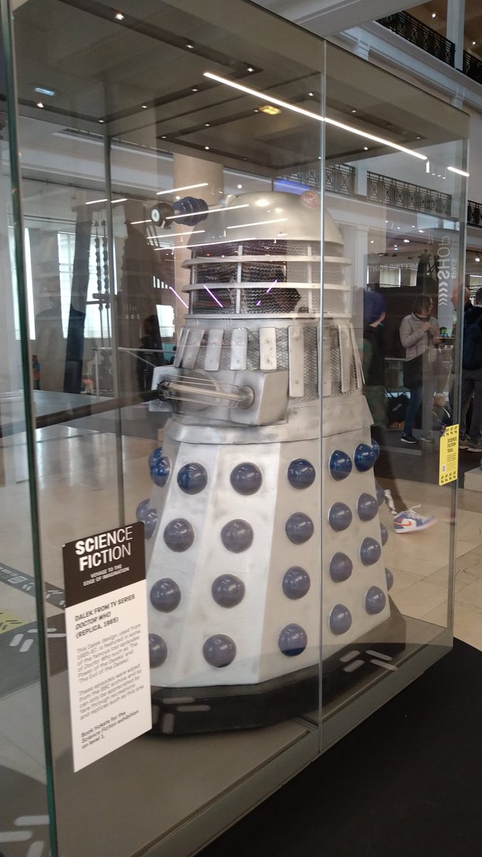 UnseenLibraria1's tweet photo. Austellung in London https://t.co/lmZGxQYcI5
#DoctorWho https://t.co/xFgHwzJzDM