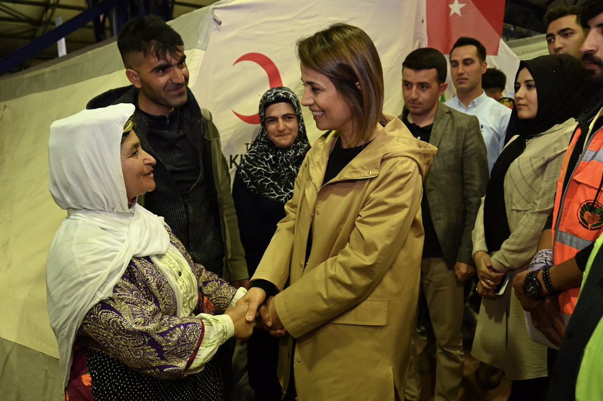 📍Malatya 

Asrın felaketinin yaşandığı depremlerin ardından #RamazanBayramı nedeniyle #Malatya’ya görevlendirilen Valimiz İnci Sezer Becel, Malatya Fuar Alanına kurulan çadır kentleri ziyaret etti.
⤵️