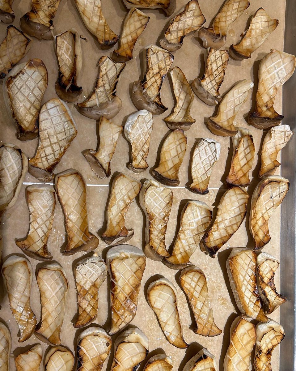 eterra_kitchen's tweet photo. For Those Who Missed Our Earth Day Celebration at @yondu.usa - Here’s at a glance at the “Caramelized Trumpet Mushroom Steak” recipe.
#smallhold #plantbaseddiet #cooking #chefsrolll #nycchef #nyc
#nyccommercialkitchen #nyckitchenrental #nycrentalkitchen #nycvenue #eterrakitchen https://t.co/kaAP7Ix825