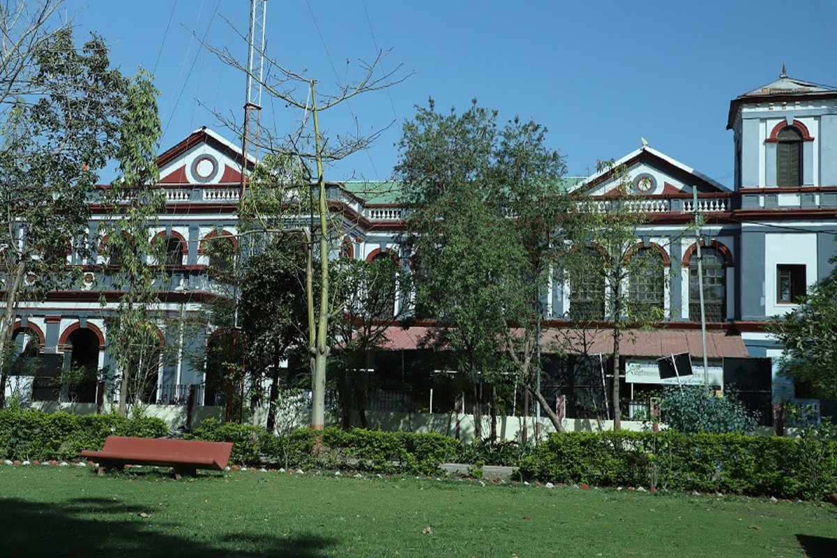 HolkarCollege's tweet photo. We Are Happy To Announce The Official Twitter Handle of Government Holkar (Model  Autonomous) Science College, Indore (M.P.). 
Follow @HolkarCollege
With Regards : Holkar Science College , Indore https://t.co/WpzGztxV5l