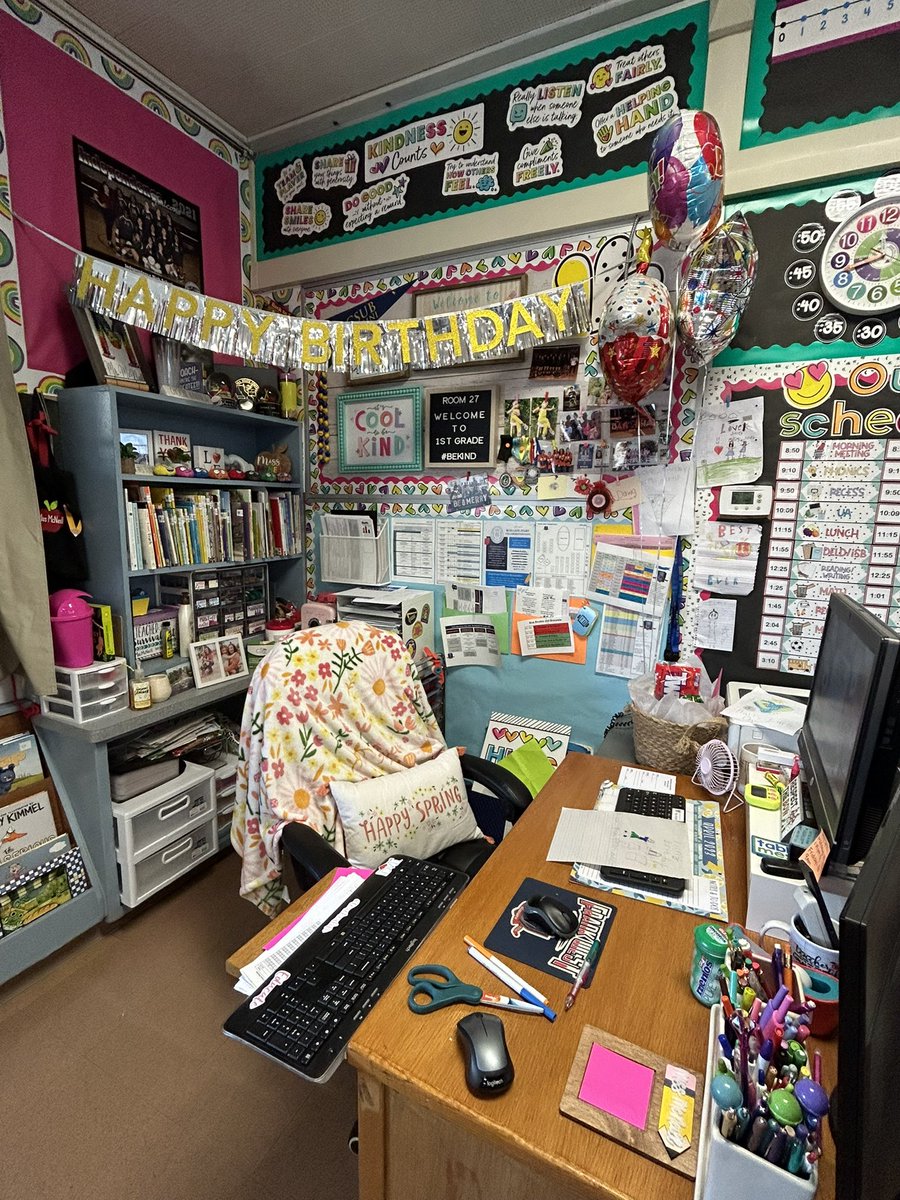 My team surprised me yesterday for my birthday. 😭💖 The best team EVER! #team1stgrade #TEAMBCSD #thirtyandthriving ✨