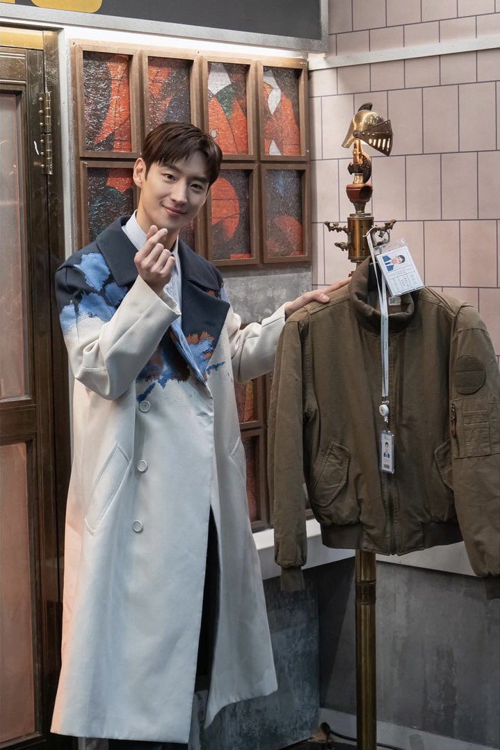 leejehoonph_'s tweet photo. 230421 companyon_official instagram update with #LeeJeHoon 📸

“📸 Actor Lee Jehoon's "Best Taxi 2" special behind-the-scenes story 🌈 

Actor Jehoon finished the special broadcast safely 🥺

We prepared a behind-the-scenes cut for you 😘”

🔗: https://t.co/oGzMfVejtU https://t.co/KMhx9KmqHw
