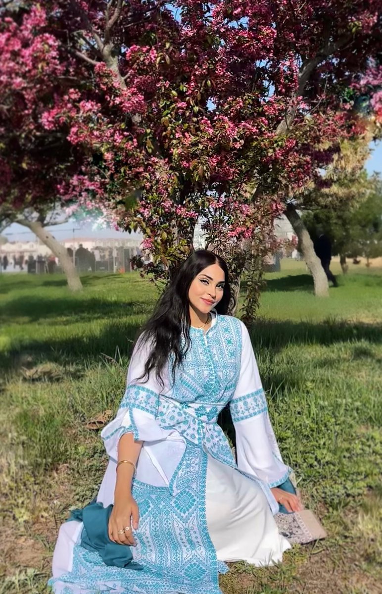 emmysvision's tweet photo. Live from the Muslim Met gala 🌞 https://t.co/0RG7VjguVO