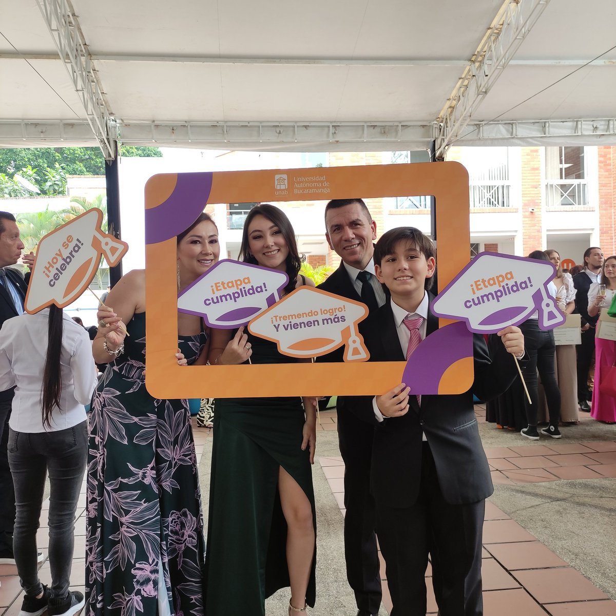 unab_online's tweet photo. Es el momento de celebrar y reconocer todo el esfuerzo y dedicación que han puesto en su formación académica. 👏🧡
#OrgulloUNAB #GradosUNAB https://t.co/5FfcuC3dDX