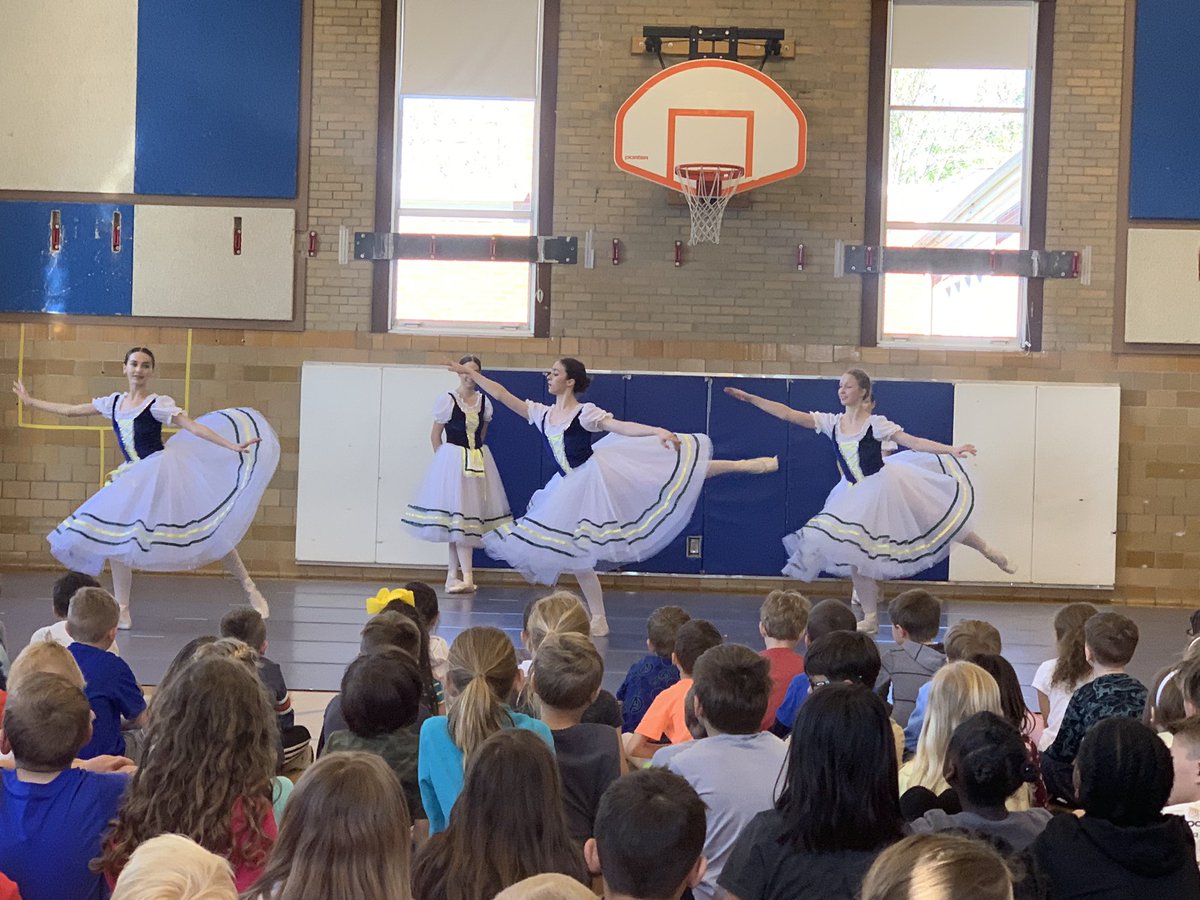 Amy Toebben tweet media