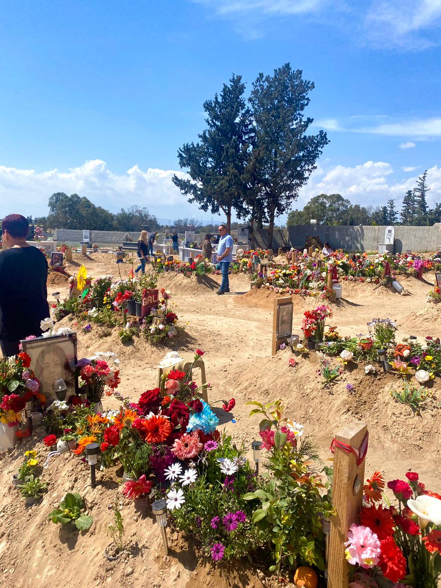 İsias denen o lanet binada!! 
Çocuklarını,
Evlatlarını,
Torunlarını,
Sevdiklerini kaybeden bütün Aileler!!
Sadece sizin değil!
Burada tek yürek, melekler için Adalet isteyen, içi kanayan bizlerin de ,
Bayramı yok 😔
Acınız acımız ,davanız davamızdır.
#isiasbayramımızyok