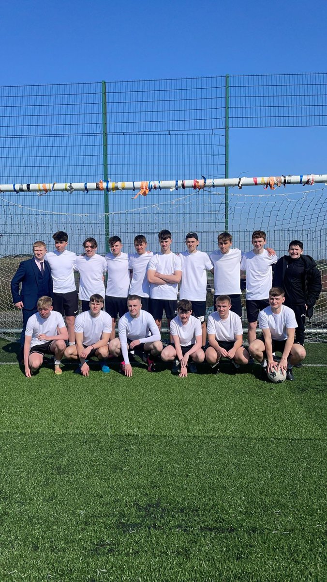 FurnessWarren's tweet photo. nice kick about with the lads👍🏻😂 https://t.co/DGrXbKv9AQ