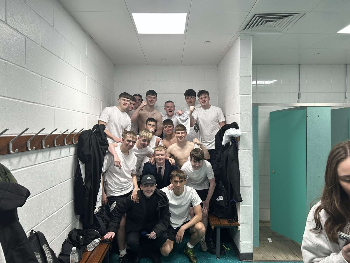 FurnessWarren's tweet photo. nice kick about with the lads👍🏻😂 https://t.co/DGrXbKv9AQ