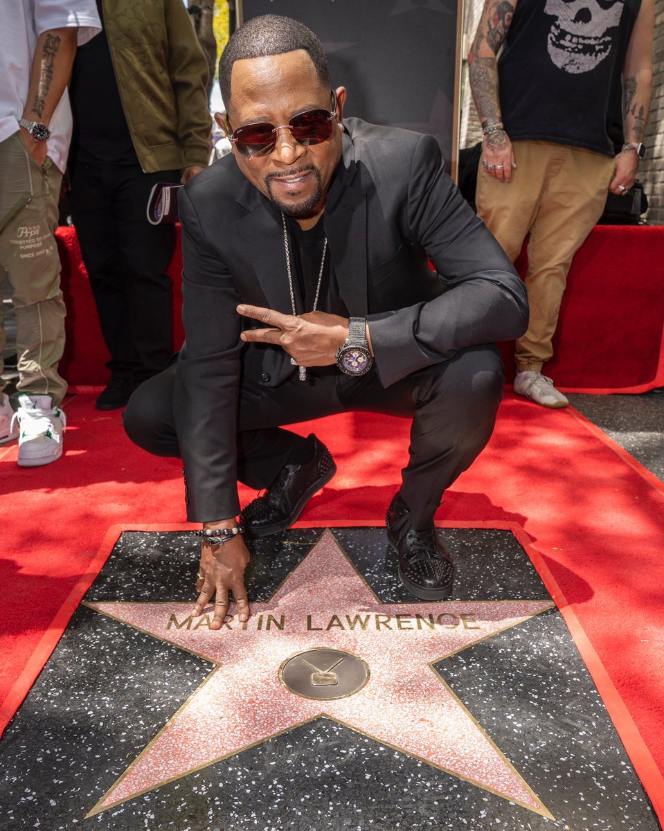 ComplexPop's tweet photo. Martin Lawrence finally got a star in Hollywood. Legend. 💐👑 https://t.co/7mgPUSel3z