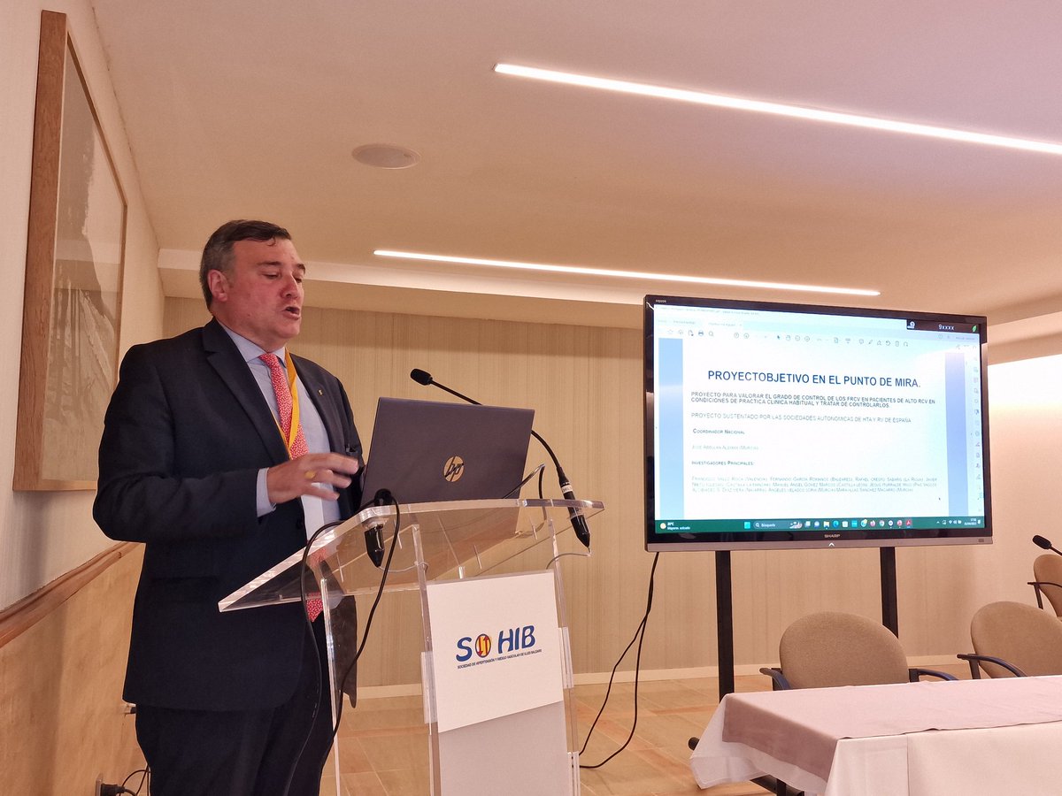 sohibhta's tweet photo. Turno del Dr. GARCÍA ROMANOS presentando el estudio "Objetivo en el punto de mira" de @SEHLELHA140_90 #XIVjornadasohib @AMBalear https://t.co/yxRQlce3gO