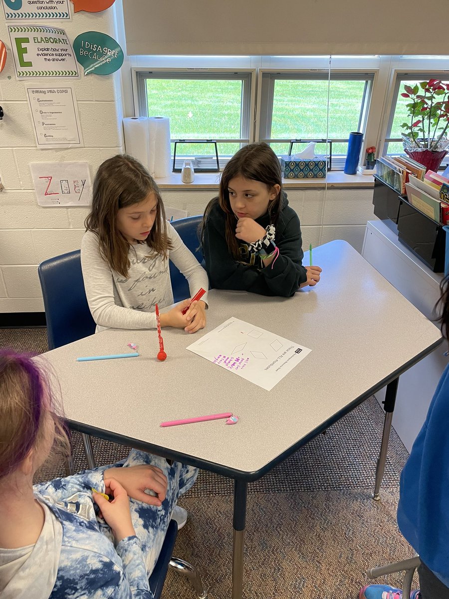 bwillix2's tweet photo. Working collaboratively with teams to discover the common characteristics of quadrilaterals #winfield34 #intermediaterocks! https://t.co/ZXcPDYGhnL
