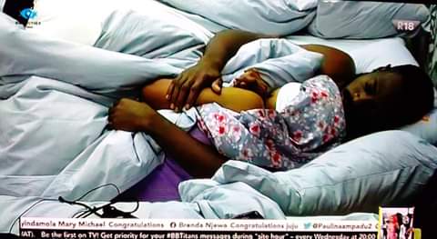CE_CE_LIAA's tweet photo. Yooo khoyemi shippers what is your favorite khoyemi 🥺❤️moment ?
P.S :mind your business if they are not your business
#KhoYemi #BBTitans https://t.co/3duM62bgCp