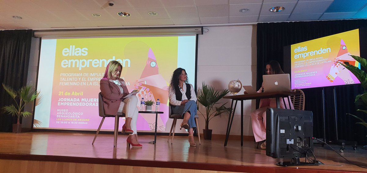 Empiezan las jornadas "Ellas Emprenden" Lidia Monzón de <a href="/AsemeCanarias/">Aseme Canarias</a> y Mercedes Hernández de <a href="/BPWCanarias/">BPW Canarias</a> #Lapalma #lapalmaemprende <a href="/LaPalmaEmprende/">La Palma Emprende</a> #Canarias