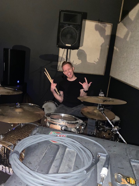 THEM GUNS tweet media