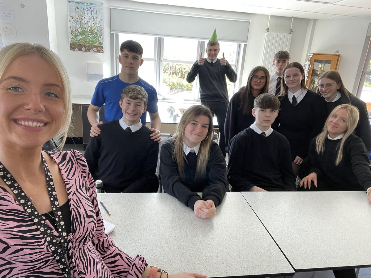 Miss Irvine tweet media