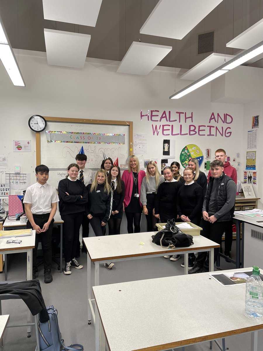 Miss Irvine tweet media