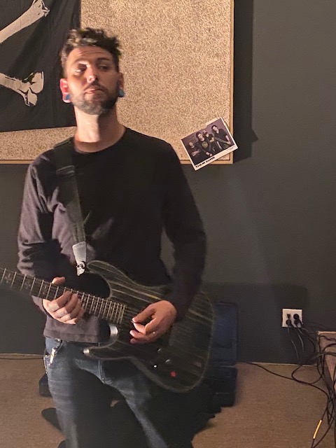 THEM GUNS tweet media