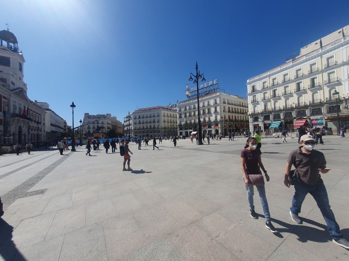 MoveteAE's tweet photo. 🏗💸 Vese que é unha práctica habitual no PP o malgasto dos cartos de todas e todos para eliminar zonas verdes e priorizar o formigón nos espazos públicos.

🌳❌ López marcoulle o camiño a Almeida. Sempre sendo referentes de xeito negativo. Vergoñento. https://t.co/EVLrULe6VL