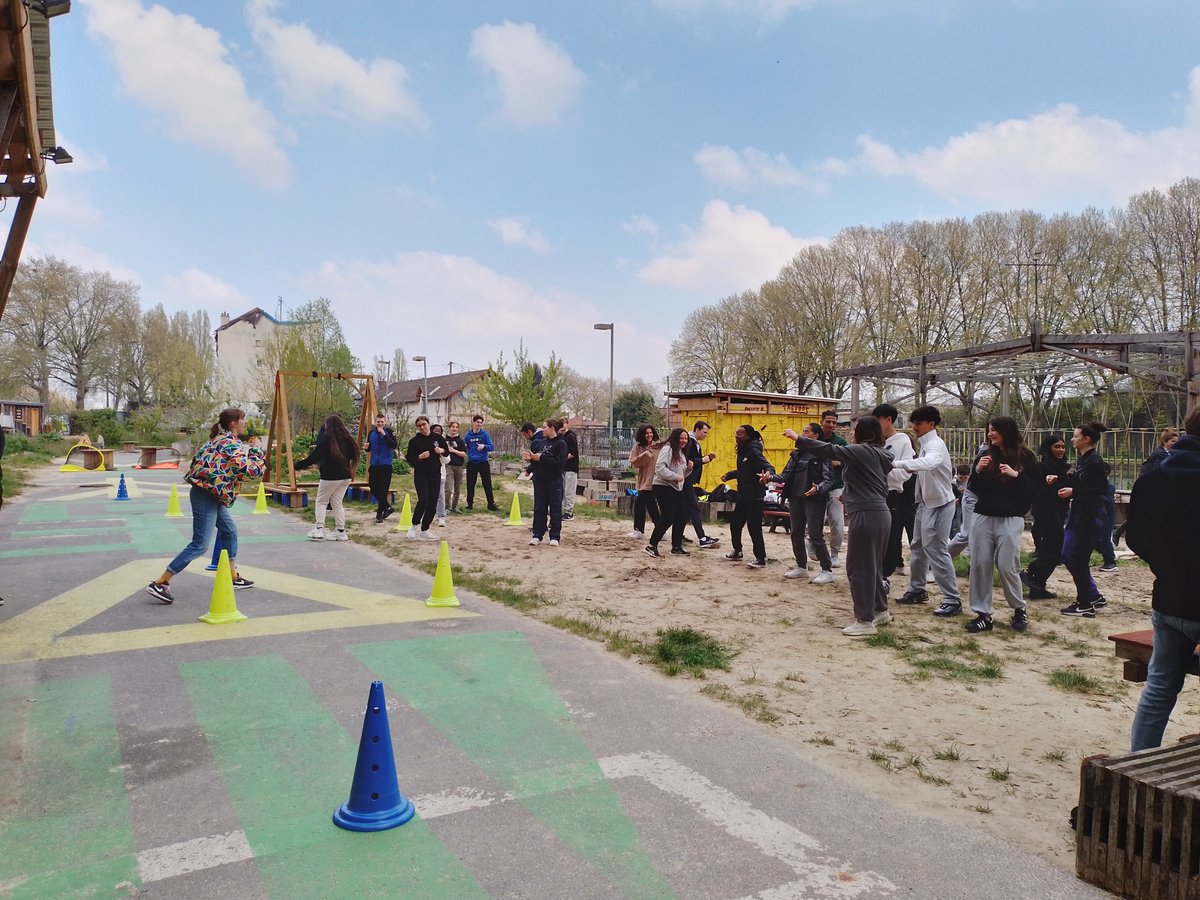 Ça match au Zénith tweet media