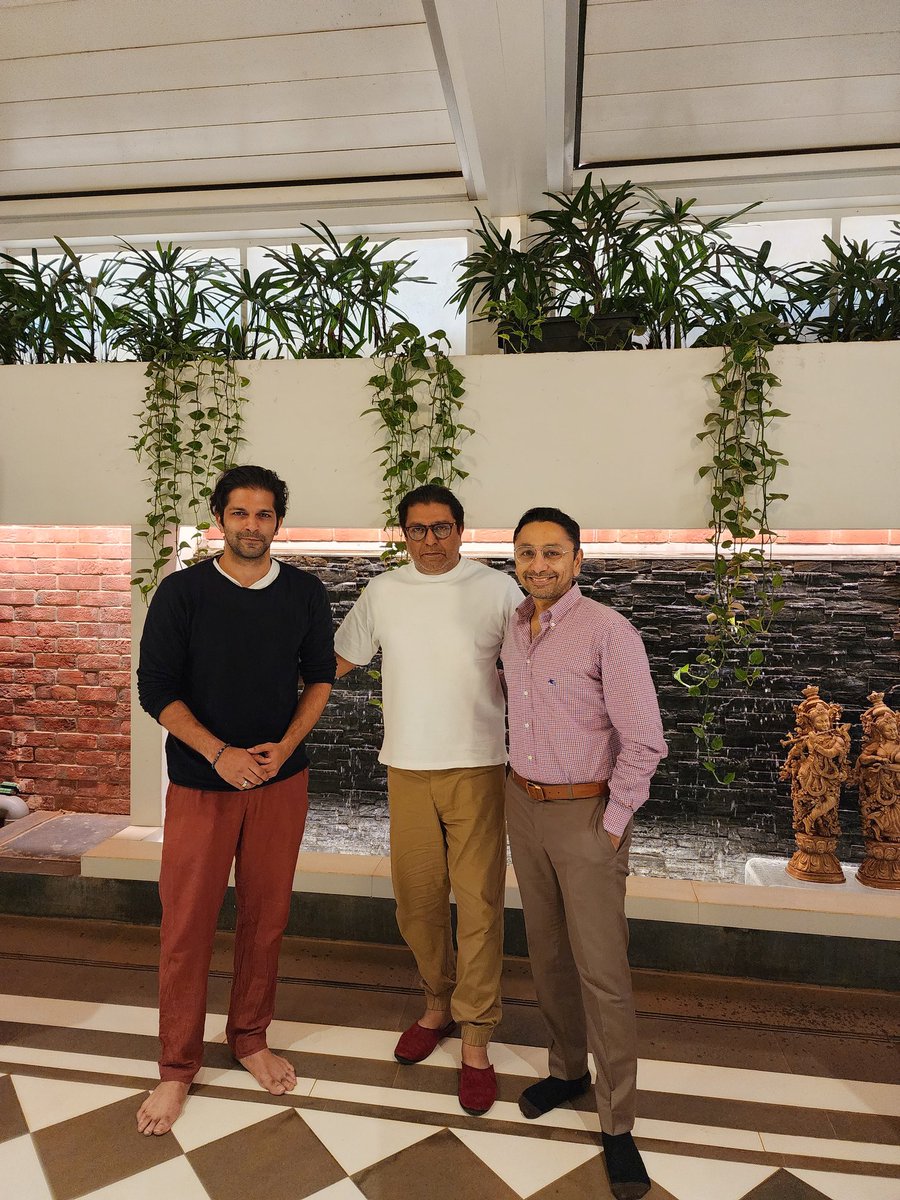 Thank you for your hospitality <a href="/RajThackeray/">Raj Thackeray</a>. Its always a pleasure to meet you and #AmitThackeray. This year's Maha mulakat at <a href="/lokmat/">Lokmat</a> Maharashtrian of the Year Awards - bahut bada surprise. More updates soon 😊😊. #RajThackeray #AmitThackeray #MNS #NSCIDome <a href="/mnsadhikrut/">MNS Adhikrut - मनसे अधिकृत</a>