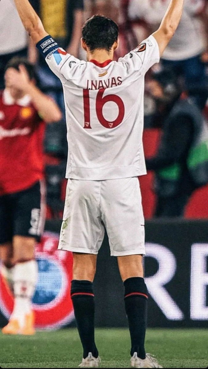 no le gusta hacer ruido, no tiene la prensa de otros pero ahi está, habiéndolo ganado todo y con 36 años corriendo la banda de arriba a abajo como si tuviese 20. Y todavía seguirá haciéndolo.

A 3 partidos de levantar el segundo título como CAPITÁN en el equipo de su vida❤