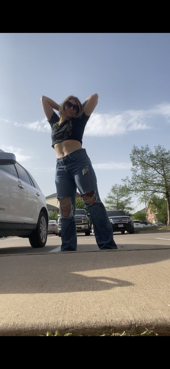 AylaChey19's tweet photo. happy girl era 💛 https://t.co/gJkLJsONIJ