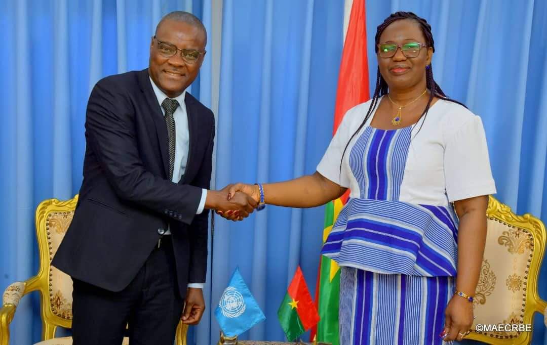 rouamba_olivia's tweet photo. J'ai reçu ce 20/04/23, le Coordonnateur adjoint du Système des Nations unies au Burkina Faso. 

Cette audience accordée à monsieur Alain AKPADJI s’inscrit dans le cadre des échanges réguliers sur l’état de la coopération entre le Burkina Faso et Système des Nations Unies. 
#Or https://t.co/cKU771Jba7