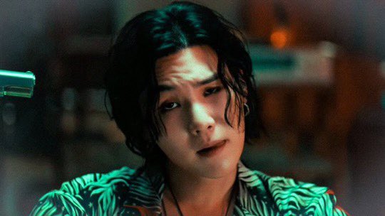 @AmandiL_7   توییت مشترک*

بچه ها میخواییم تی الو به دو باند (اگوست دی_ شوگا)
تقسیم کنیم 
هرکی خواست بره توی یکی از اون باندا
و هر باند به سه گروه اسنایپر(فوکوس اسپاتیفای) و مبارز (فوکوس یوتیوب)
هکر(اپل میوزیک و سایر)
 تقسیم‌میشن++