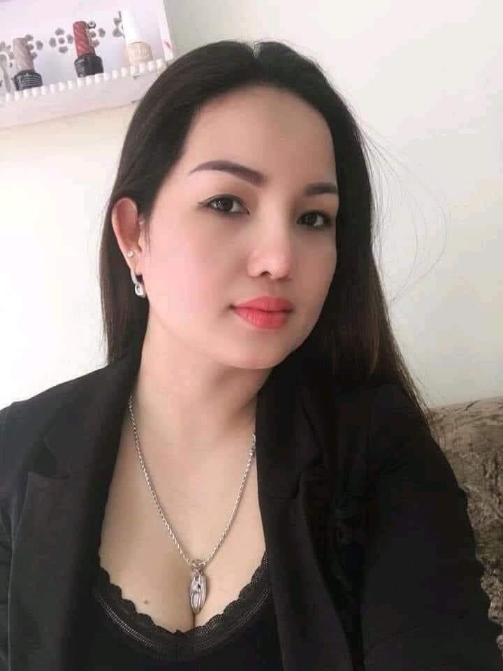 Hanhappy535's tweet photo. Chị Yến U30 cần tuyển pc tối nay tại Tp Hcm, yêu cầu mạnh khoẻ - ko bệnh ngoài 😜 chị trả lương trong đêm (Giá cả ib thương lượng), ai đăng ký thì ib e nhé 🥰 https://t.co/G10udCR5xq