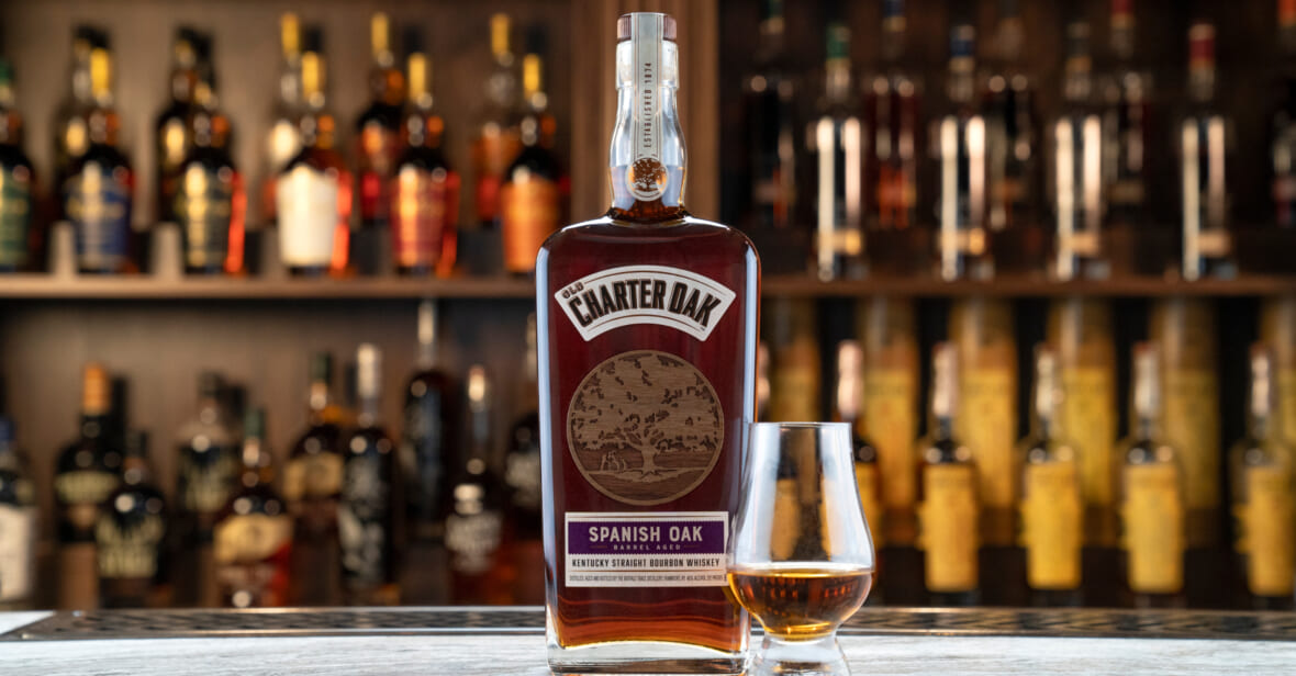 sucre_fils's tweet photo. Buffalo Trace Updates Old Charter Oak Bourbon Series With Spanish Oak Whiskey https://t.co/z0iJchfkY6 https://t.co/n9IyQ0NOBb