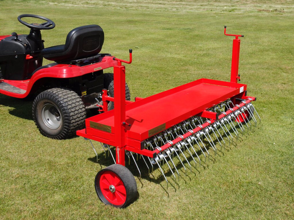 SCHSuppliesLtd's tweet image. Scarifying continued………This week we focus on our Four-Row Heavy Duty Scarifying Rake (SR4), which comes with an additional top tray for extra ballast. 

Click here for full spec: schsupplies.co.uk/product-page/h…

#scarifying #lawncare #gardenmachinery #groundsmaintenance 
#grasscare