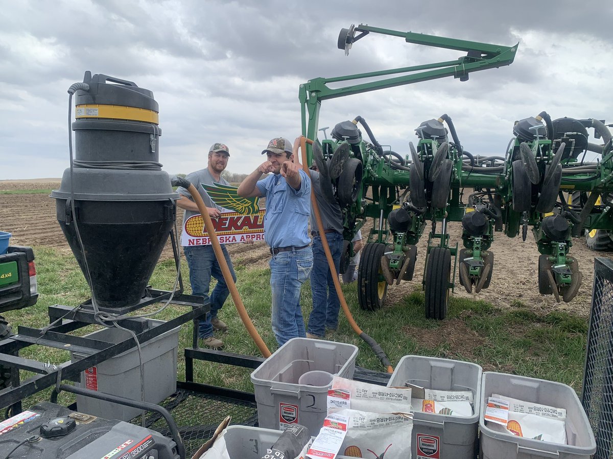 DKAS_Nebraska's tweet image. Having a little fun putting in yet another plot and our first look at Short Corn for 2023. Marvin and Glen Wiles we are excited to see how some of our new technology showcased on your farm. #preceon #DEKALB #plantne23