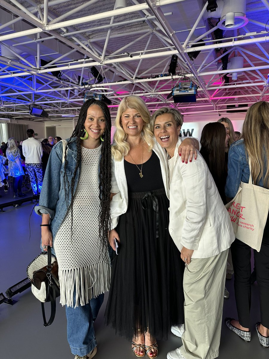 frodayss's tweet photo. Another amazing show @BreastCancerNow 
@mary_huckle https://t.co/LNTDPd4v95