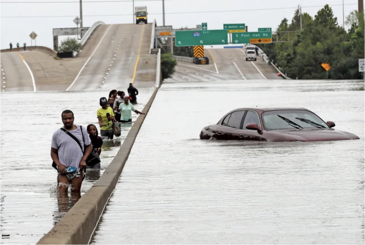 Floods continue to cause many casualties in middle- and high-income countries. Why?

Our paper led by @SaraLindersson shows that income inequality influences flood mortality. 

#NoNaturalDisasters #DisasterJustice

nature.com/articles/s4189…