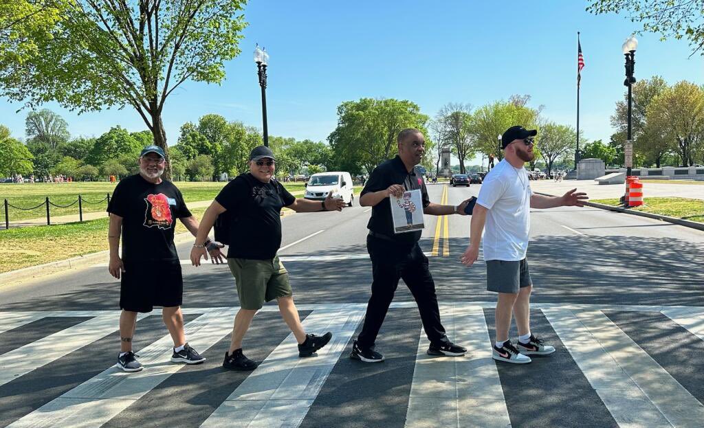 BrandyBlackbb's tweet photo. What a week with the T-mobile Department of Defense team in DC!  There were some really fun team building moments.  @Heatherwardtmo @jneal12488 @YvetteG17125034 @montrose_carla @gismondi_mark @wendell_gee70 https://t.co/x6xX0Aorrv
