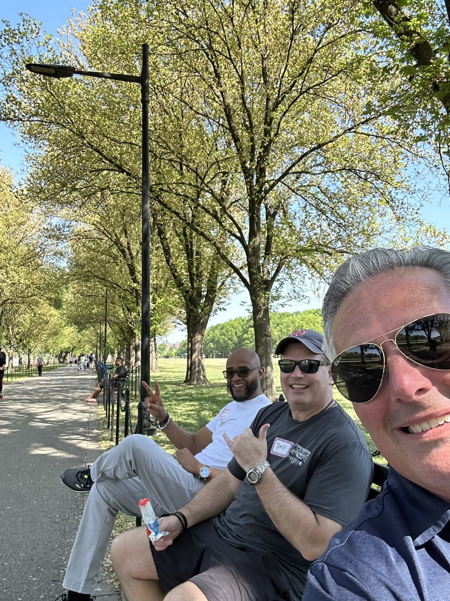 BrandyBlackbb's tweet photo. What a week with the T-mobile Department of Defense team in DC!  There were some really fun team building moments.  @Heatherwardtmo @jneal12488 @YvetteG17125034 @montrose_carla @gismondi_mark @wendell_gee70 https://t.co/x6xX0Aorrv