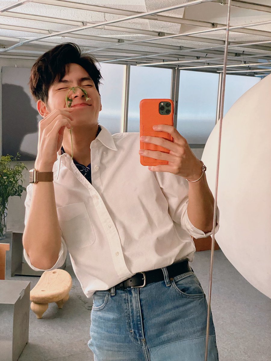 Supjohnn's tweet image. happy friday :)