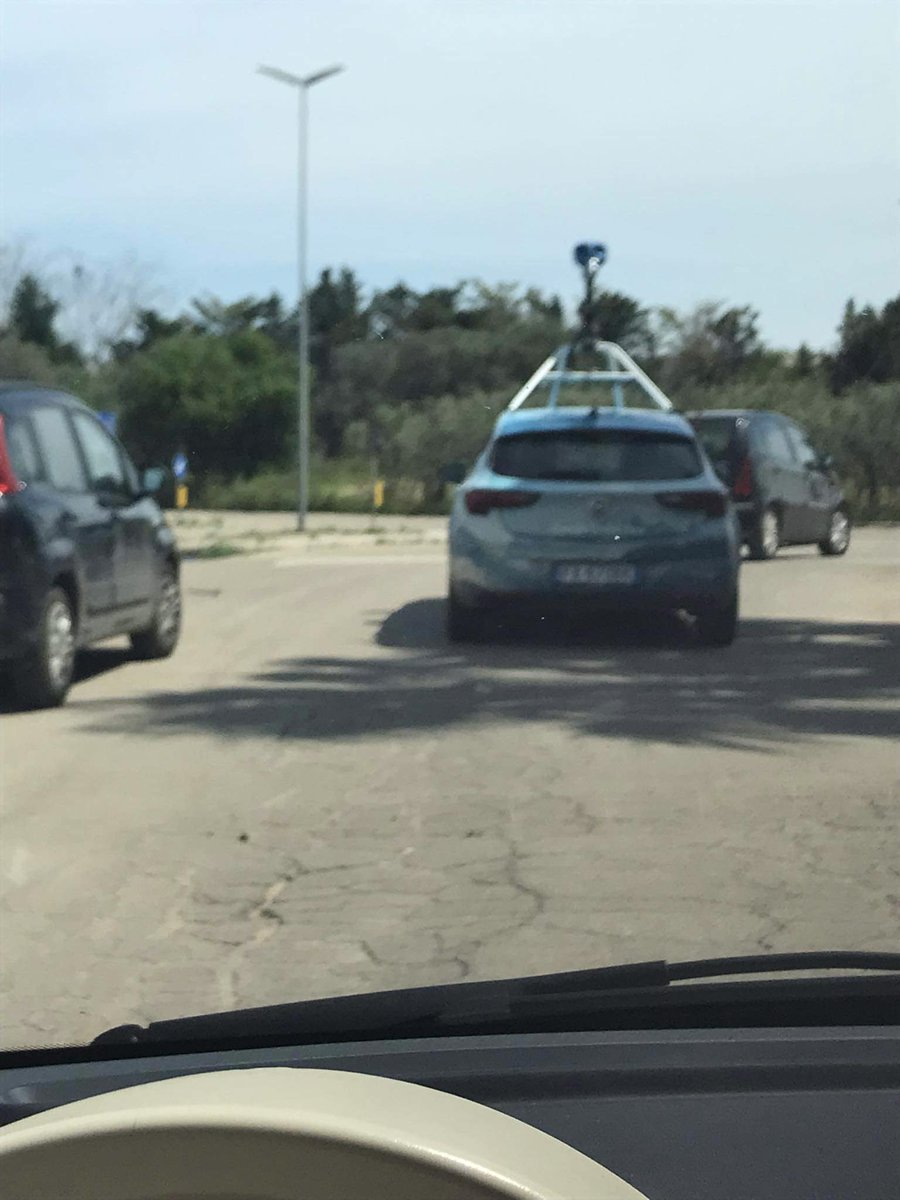 mariapiademarzo's tweet photo. Say cheese 😁 #googlecar https://t.co/epMR0EYRHo