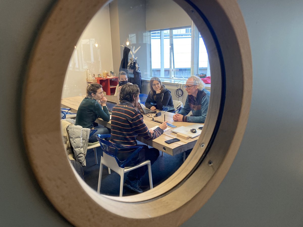 Today, our young researchers can pick the brains of network analysis experts Lourens Waldorp and Jonas Haslbeck. Happy days!