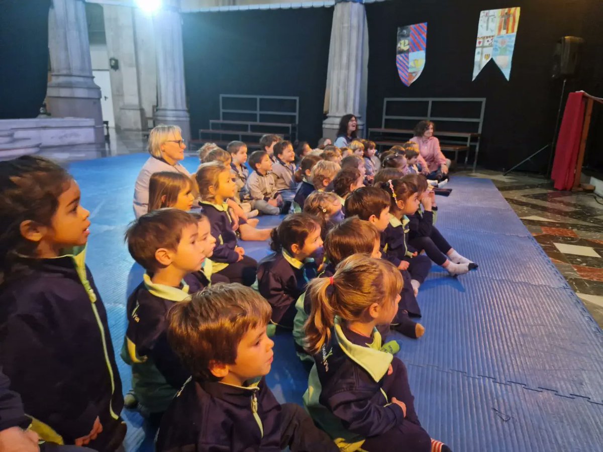 epiasabadell's tweet photo. LA LLEGENDA DE SANT JORDI
Avui els Castellers i els Gegants hem pogut gaudir de la representació de la Llegenda de sant Jordi, per part dels alumnes d'arts escèniques de 3r de Primària.
#I3PIASABADELL
#PRIMÀRIAESCÈNICAPIASABADELL
#SANTJORDI23PIASABADELL https://t.co/UaQ43SaAhZ