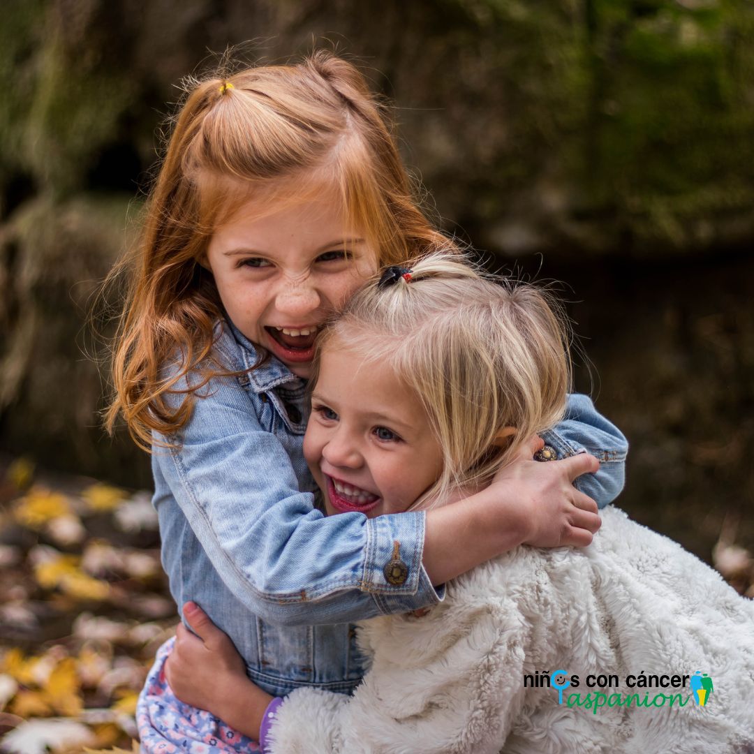 Aspanion's tweet photo. 👉🏽 Abril es el mes dedicado a hermanos/as de pacientes con 🎗️#cáncerinfantil, los grandes olvidados de esta enfermedad.
🙌🏽📸 Súmate a la campaña de @IntChildCancer compartiendo una foto de ese/a niño/a tan especial con el hashtag #CCISiblings.
ℹ️https://t.co/eyssuksOiK https://t.co/w5WQcEfDjL